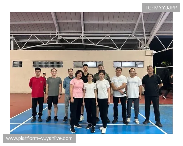 广州排球队在城市联赛中的团队协作展现出无与伦比的默契与实力 广州排球队在城市联赛中的团队协作展现出无与伦比的默契与实力